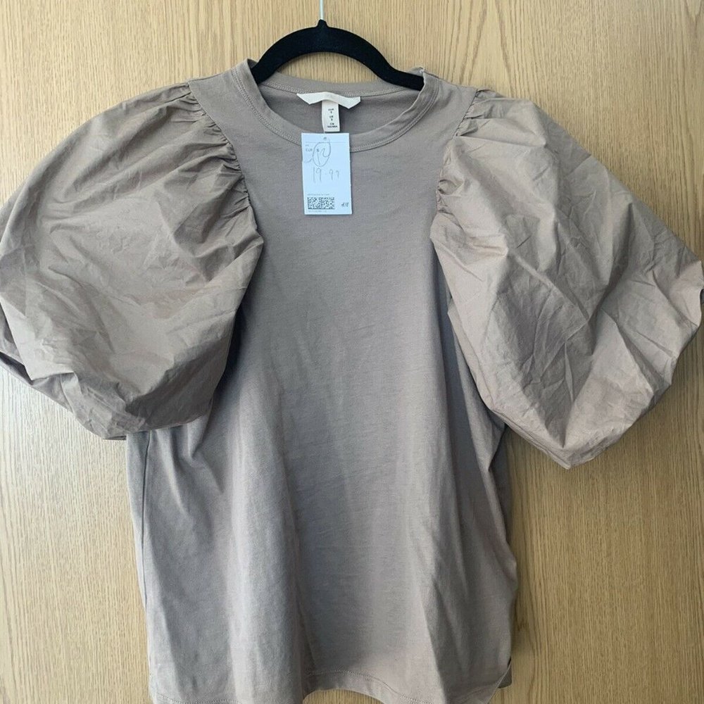 WANTED          H&M puff sleeve dark beige tshirt